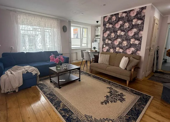 Nikolai 9-3 アパート